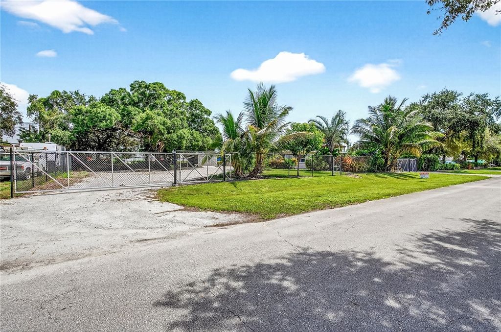 Photo of 40 5th Avenue, Vero Beach, FL 32962 (MLS # 291242)