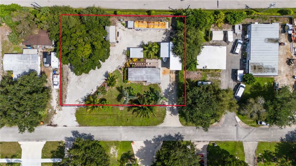 Photo of 40 5th Avenue, Vero Beach, FL 32962 (MLS # 291242)