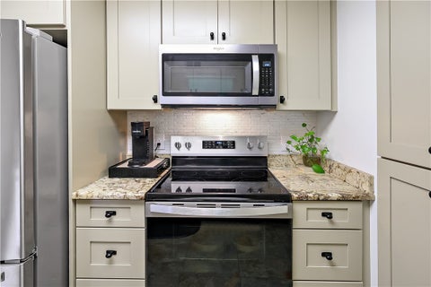 27 Plantation Drive 201, Vero Beach, FL 32966