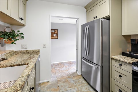 27 Plantation Drive 201, Vero Beach, FL 32966