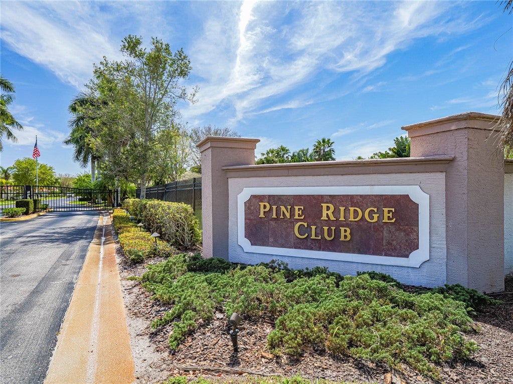 5824 Pine Ridge Circle
