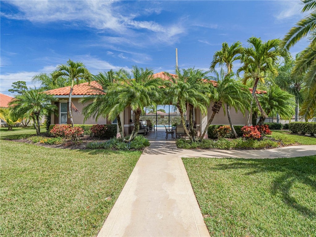 5824 Pine Ridge Circle