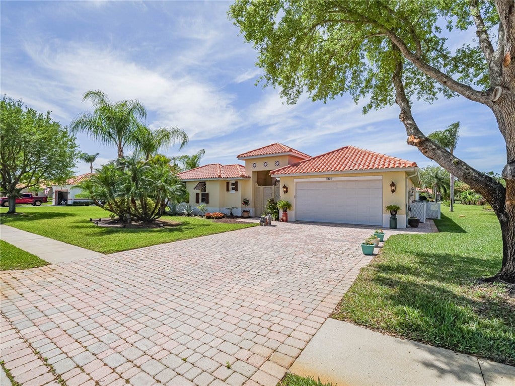 5824 Pine Ridge Circle