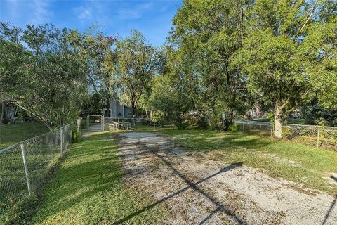 A home in Fellsmere