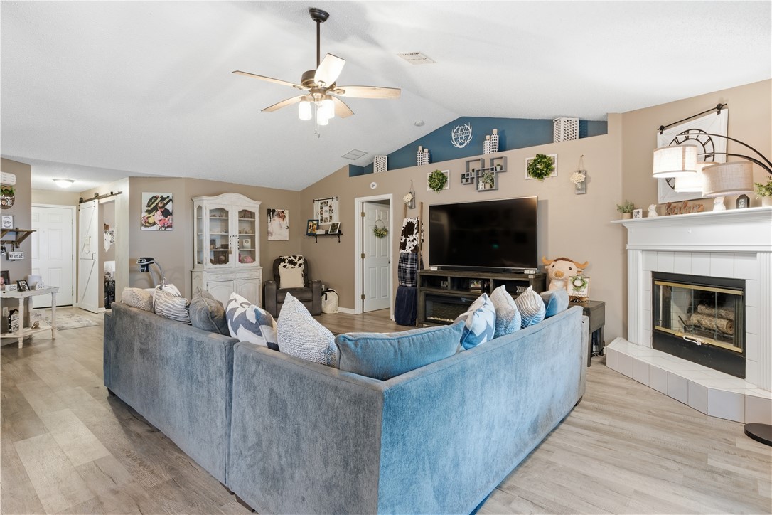 1587 Quatrain Lane