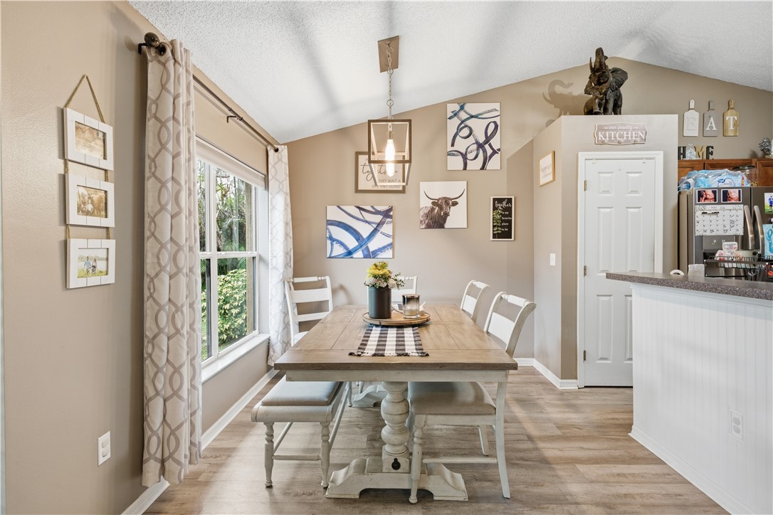 1587 Quatrain Lane