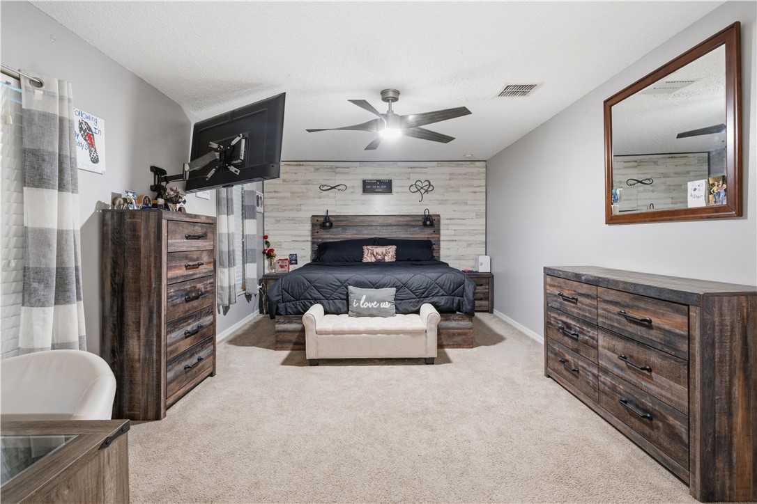 1587 Quatrain Lane