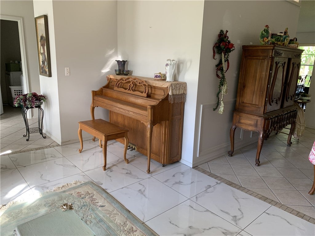 460 46th Court