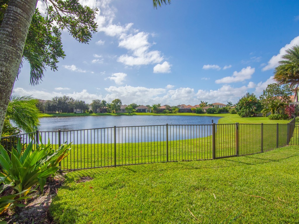 1745 Belmont Circle SW