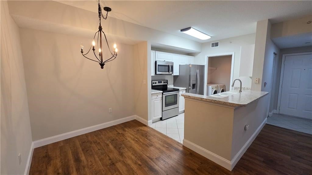 5090 Fairways Circle H105