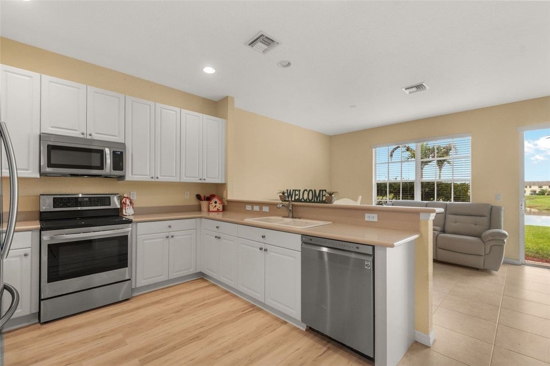 9954 E Villa Circle