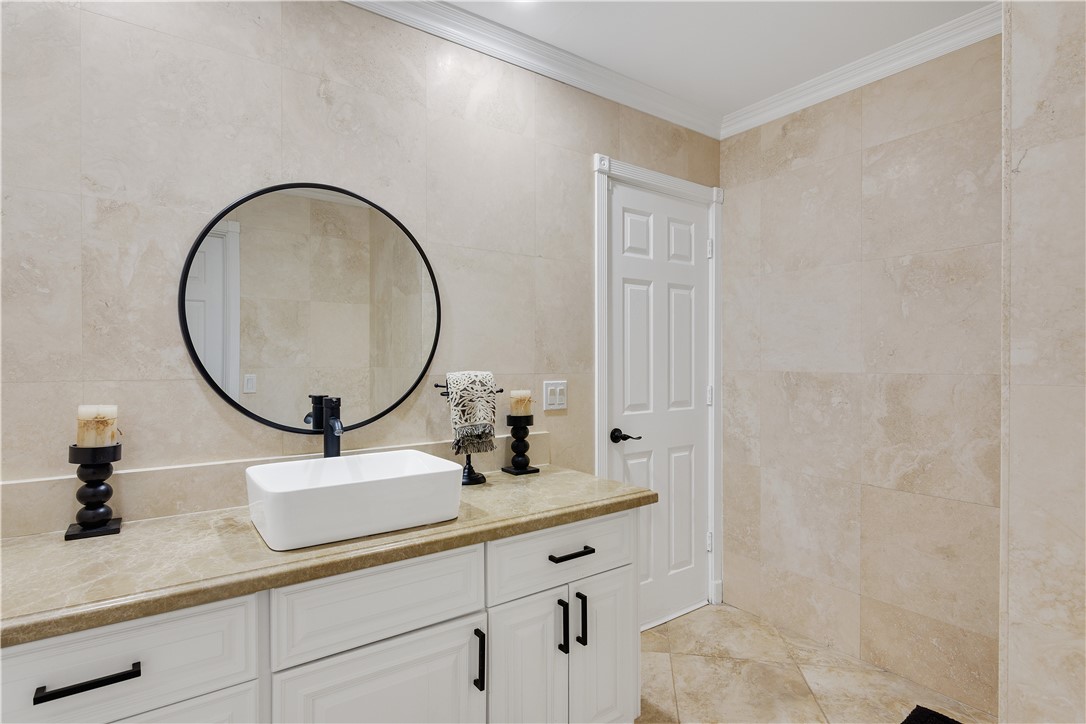 Vero Beach, Florida 32968, United States, 5 Bedrooms Bedrooms, ,3 BathroomsBathrooms,Residential,Active,161195