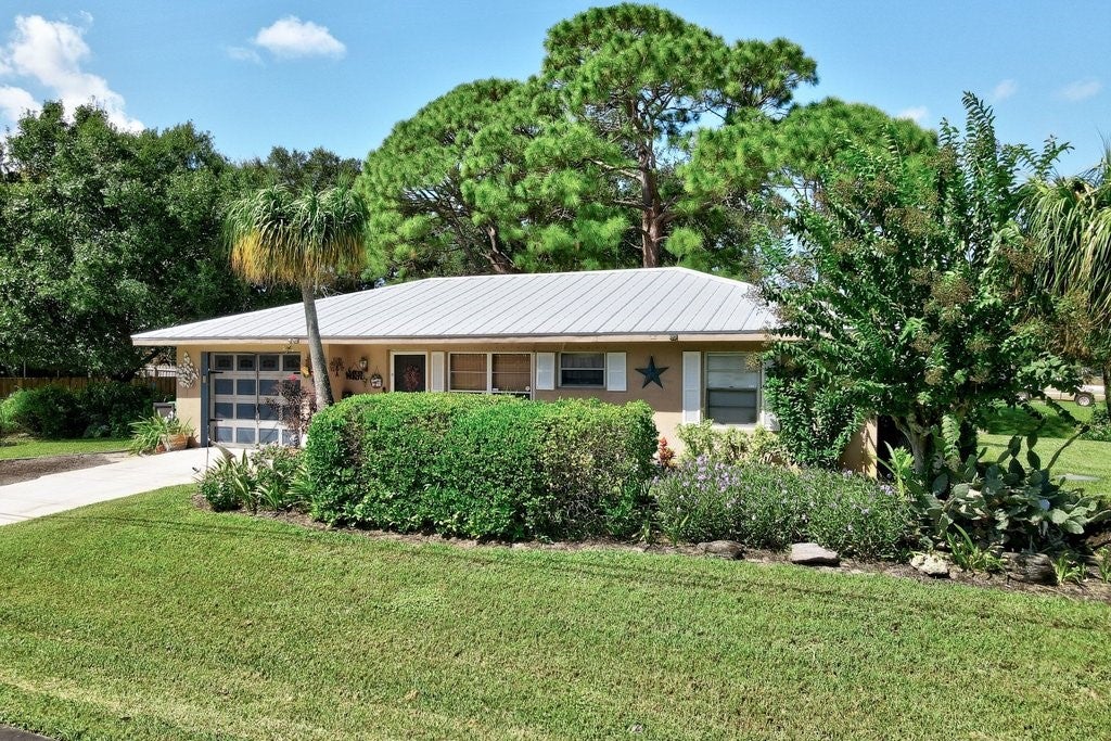 692 Barber Street - Photo 4