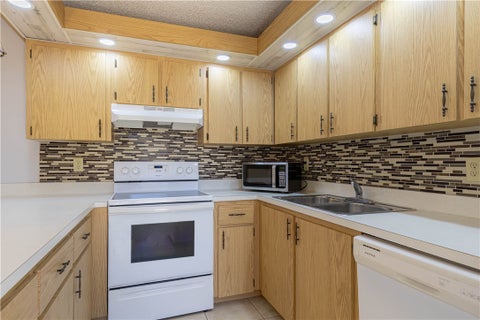 1170 6th Avenue 24b, Vero Beach, FL 32960