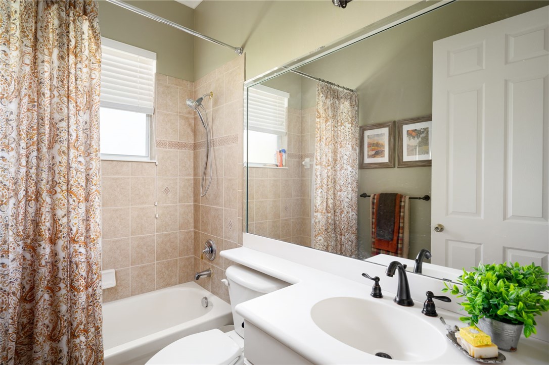 Vero Beach, Florida 32968, United States, 4 Bedrooms Bedrooms, ,3 BathroomsBathrooms,Residential,Active,72170