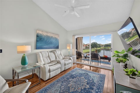 1610 N 42nd Circle 308, Vero Beach, FL 32967
