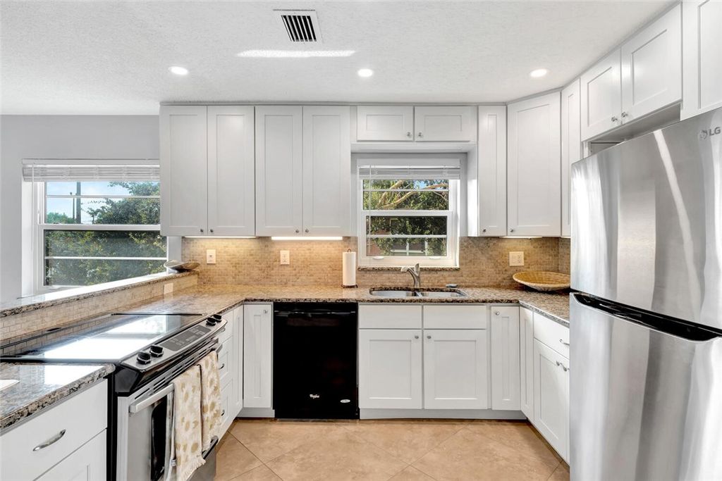 Photo of 49 Woodland Drive #201, Vero Beach, FL 32962 (MLS # 290921)