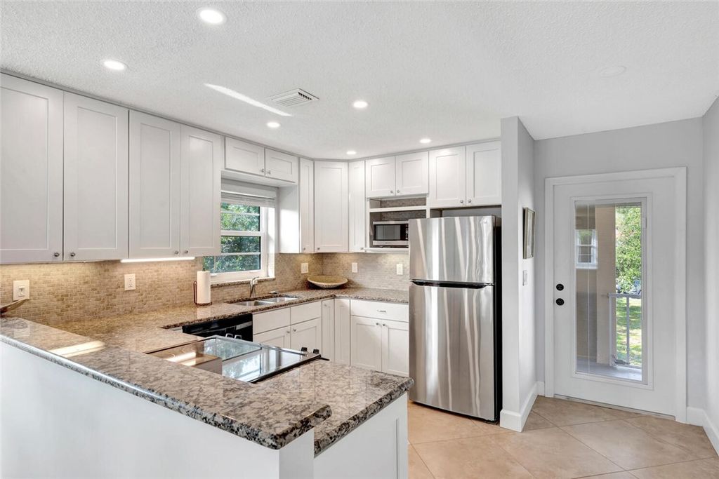 Photo of 49 Woodland Drive #201, Vero Beach, FL 32962 (MLS # 290921)