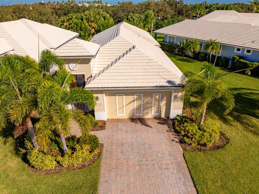 Photo of 1230 Saint Georges Lane, Vero Beach, FL 32967 (MLS # 291776)