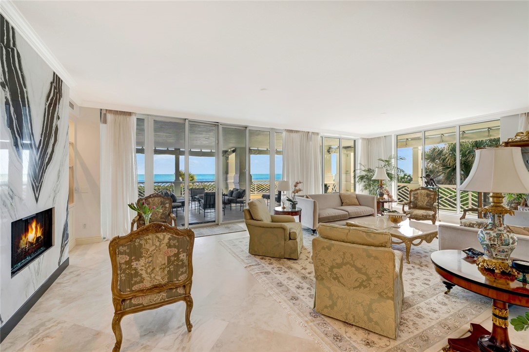 200 Beachview Drive 2S