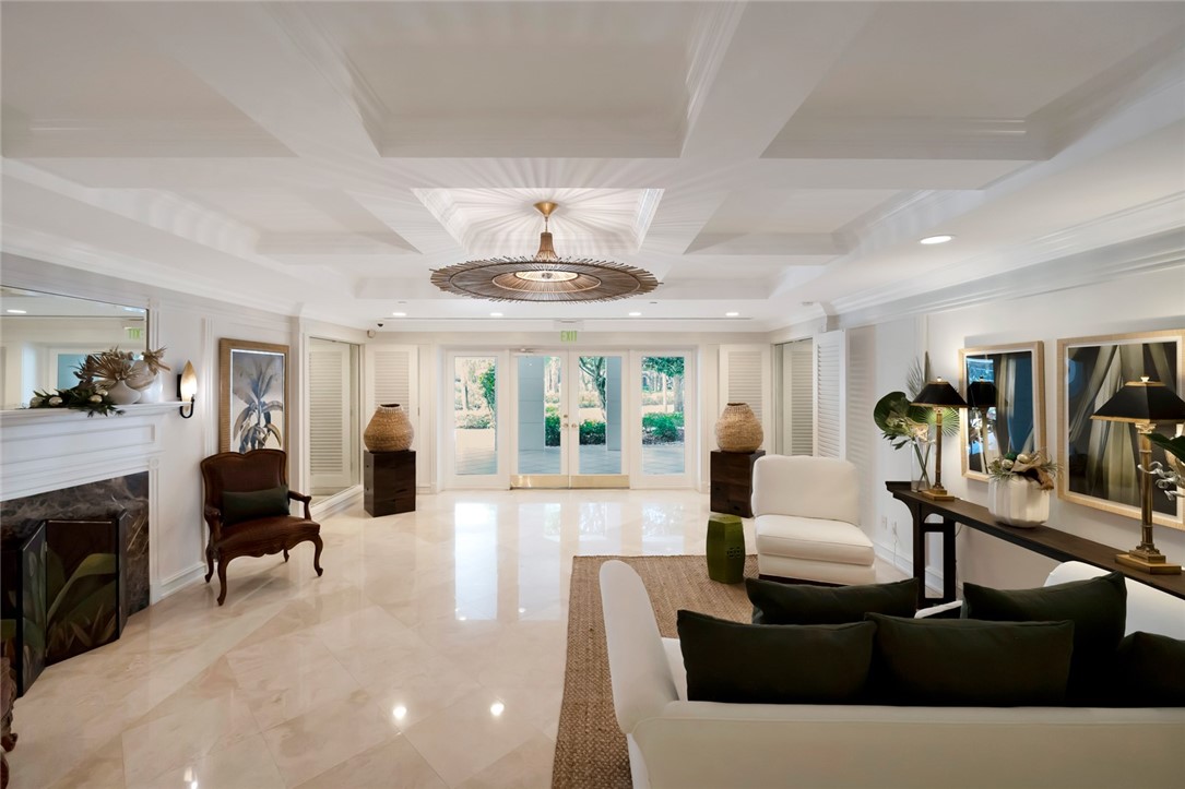 200 Beachview Drive 2S