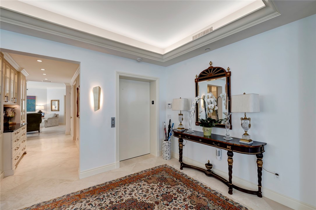 200 Beachview Drive 2S