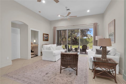 831 Island Club Square, Vero Beach, FL 32963