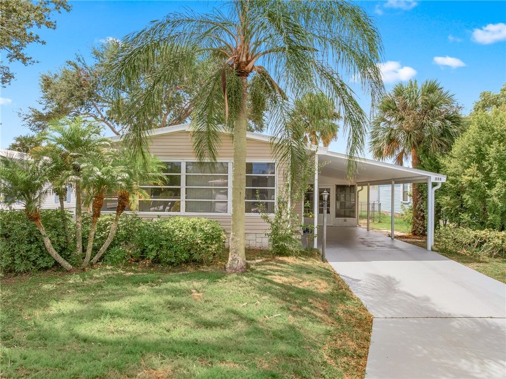 Photo of 555 Marlin Circle, Sebastian, FL 32976 (MLS # 291020)