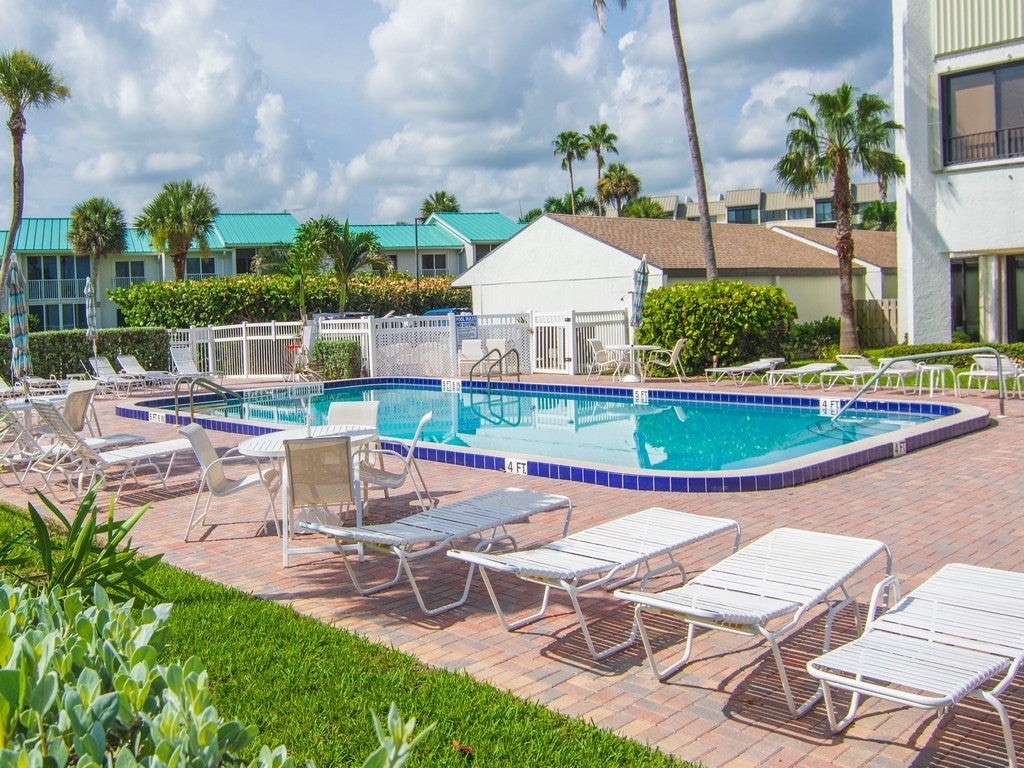 2400 S Ocean Drive 4121
