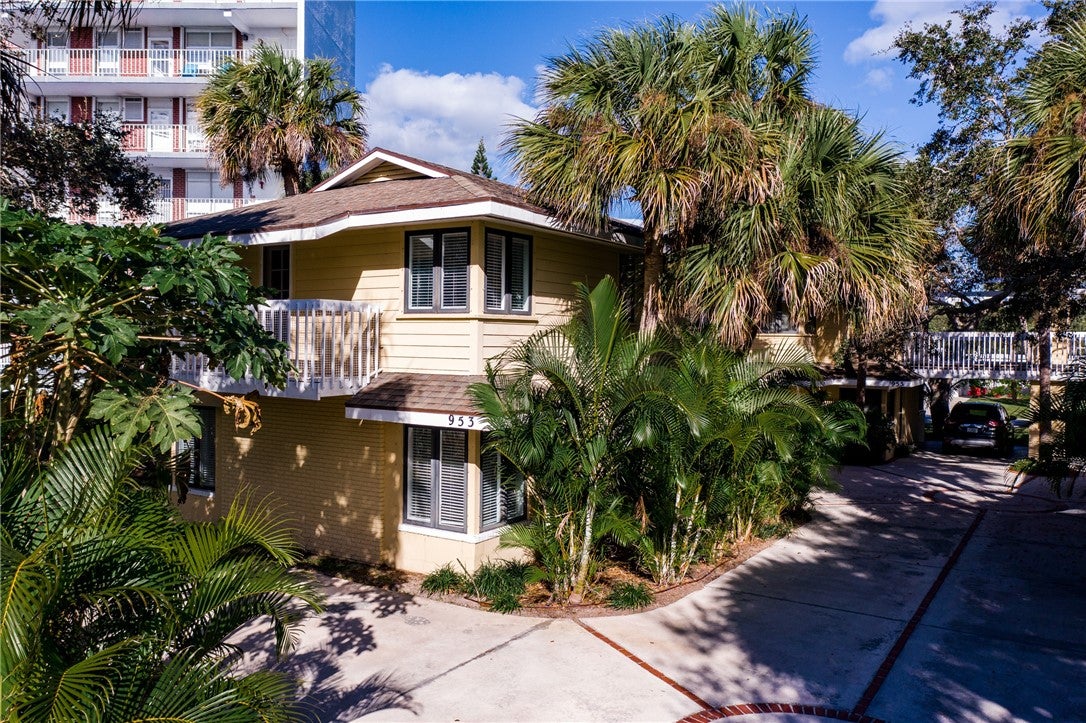 953 E Causeway Boulevard N/A