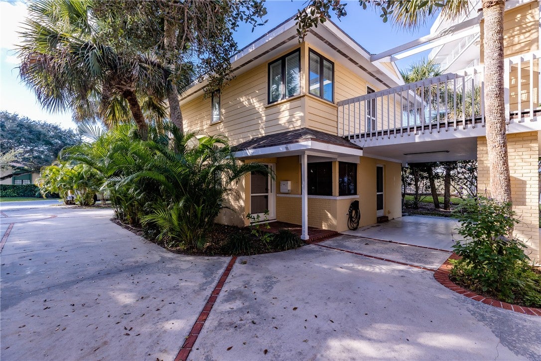 953 E Causeway Boulevard N/A