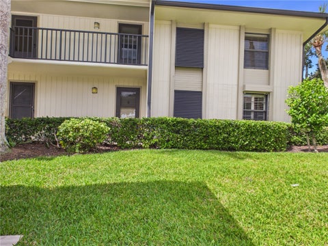 18 Plantation Drive 106, Vero Beach, FL 32966