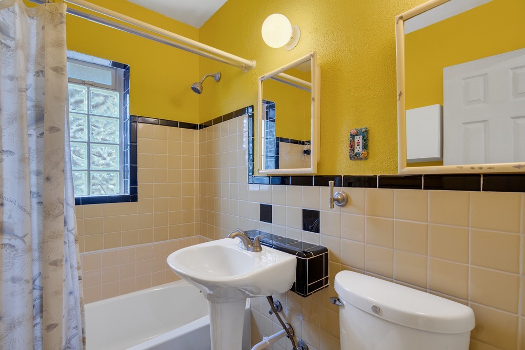 Vero Beach, Florida 32960, United States, 2 Bedrooms Bedrooms, ,2 BathroomsBathrooms,Residential,Active,228329