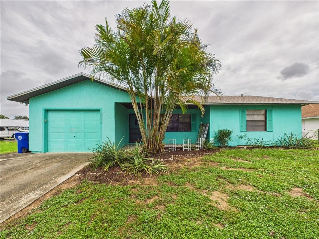 Photo of 833 Barker Street, Sebastian, FL 32958 (MLS # 291164)