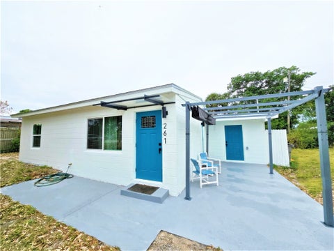 3 beds bed, 2 baths bath property at 261 6th Court Sw, Vero Beach, FL 32962