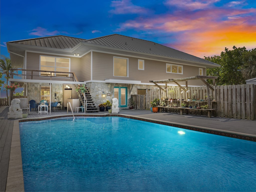 955 Pebble Lane