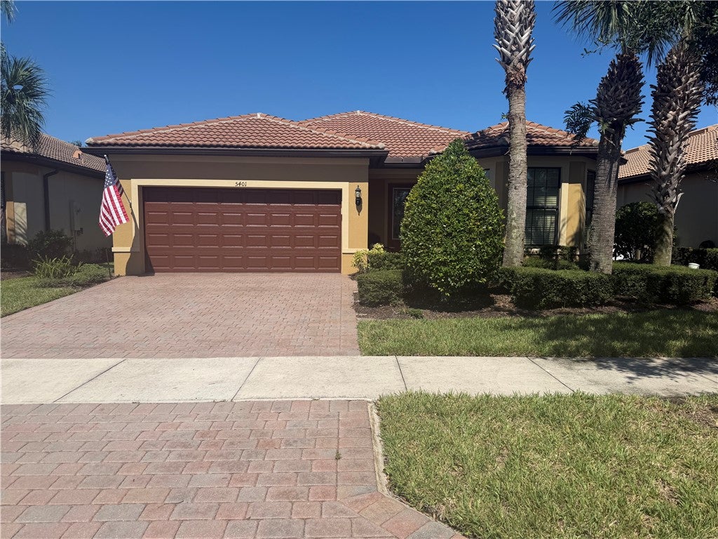 5401 Antigua Circle, Vero Beach