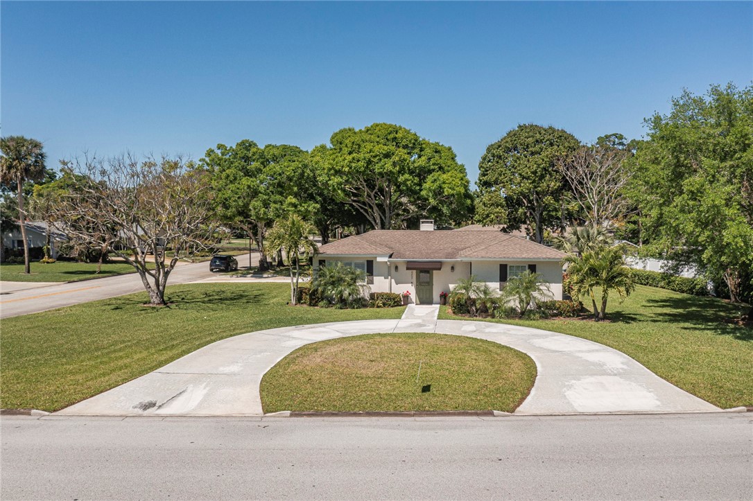 2207 Buena Vista Boulevard