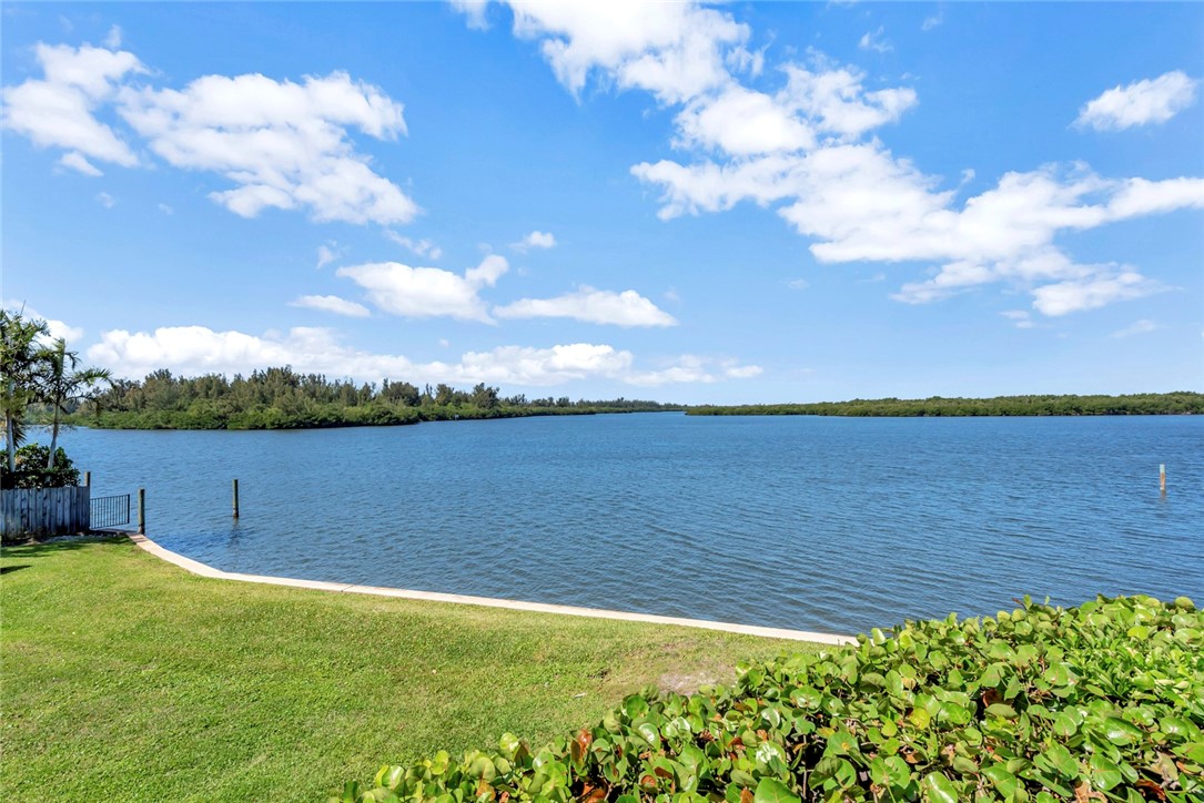 5101 Highway A1a 105