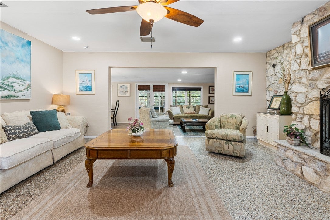 560 Acacia Road