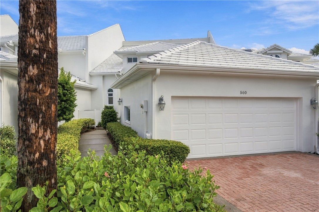 560 N Monterey Drive, Indian River Shores