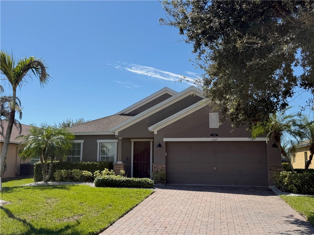 1269 Lexington Manor Sw, Vero Beach