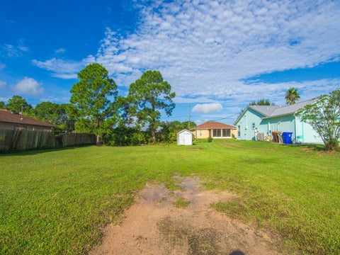 8155 100th Court, Vero Beach, FL 32967