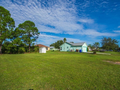 8155 100th Court, Vero Beach, FL 32967
