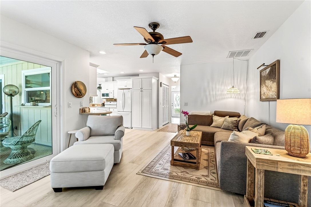 Vero Beach, Florida, 32963, United States, 4 Bedrooms Bedrooms, ,2 BathroomsBathrooms,Residential,Active,1986160