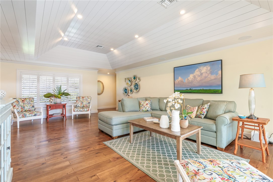516 Honeysuckle Lane