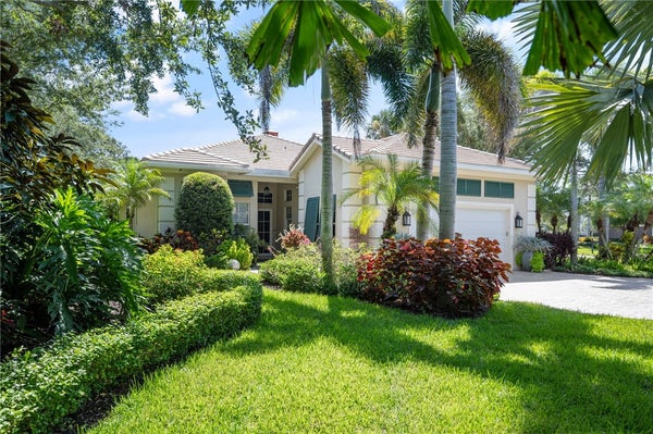 916 COVE POINT PL, VERO BEACH, FL 32963 - Image b45e43a341ca38e28ad451b08f99a5ff/3335092609