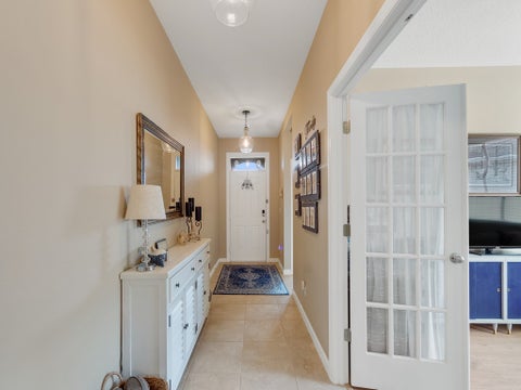 2543 Crowned Eagle Circle Sw, Vero Beach, FL 32962