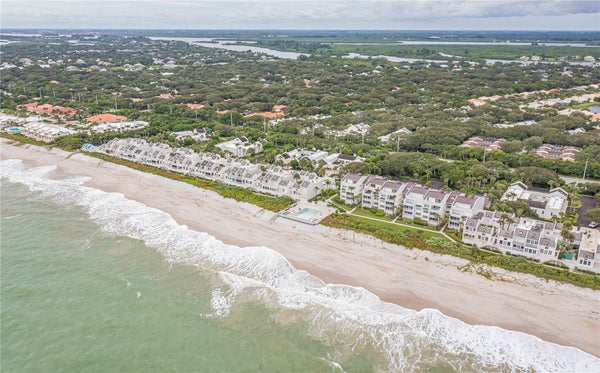 8444 OCEANSIDE DR APT D12, VERO BEACH, FL 32963 - Image b61330a5e55a1263a126cbe7bdda87cf/1832114635