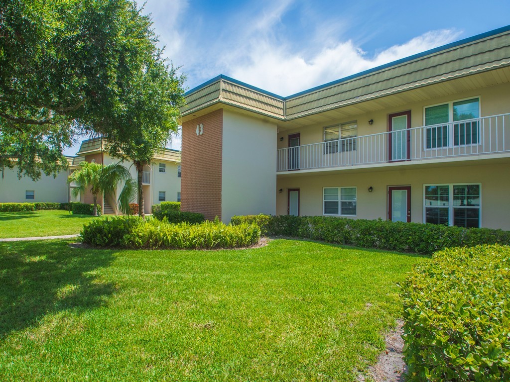 Photo 1 of 28 — 43 Vista Gardens Trail 106, Vero Beach, FL 32962